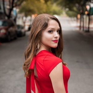 Meet your Posher, Dakota